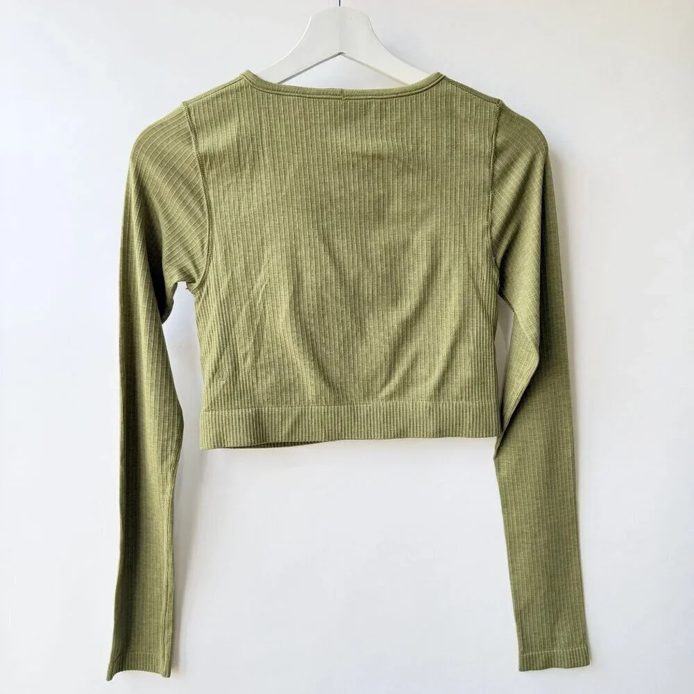 Lululemon Ebb to Street Long Sleeve Crop Top – Green (Size 6) J121